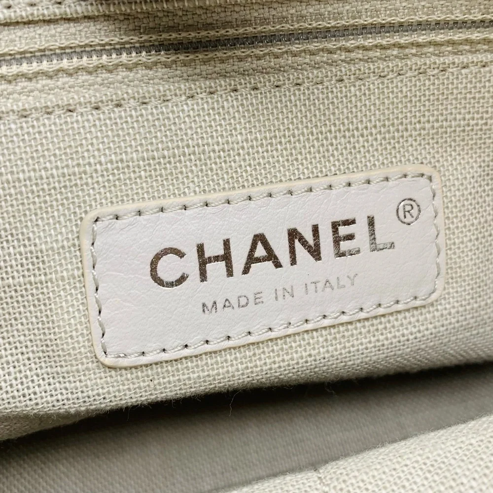 Chanel 2022 Small Deauville Tote w/ Pouch 💙 - Picture 10 of 16